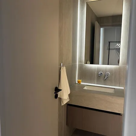 Applegym Sports Centre * Laxia