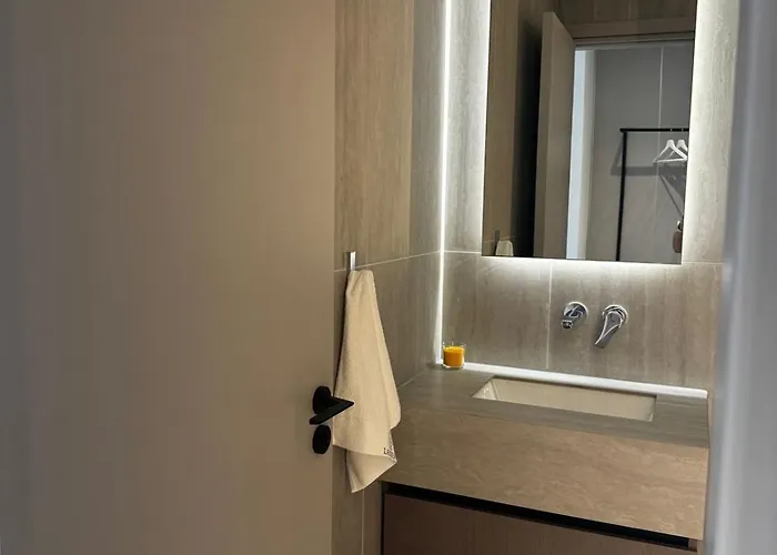 Applegym Sports Centre * Laxia